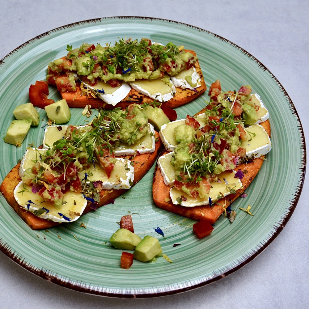 Süßkartoffel-Snack mit Brie