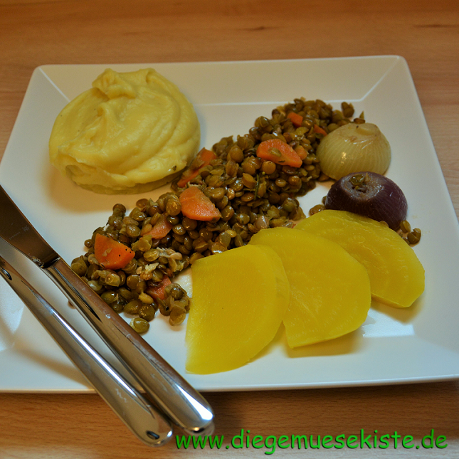 Gelbe Bete-Linsen-Gemüse