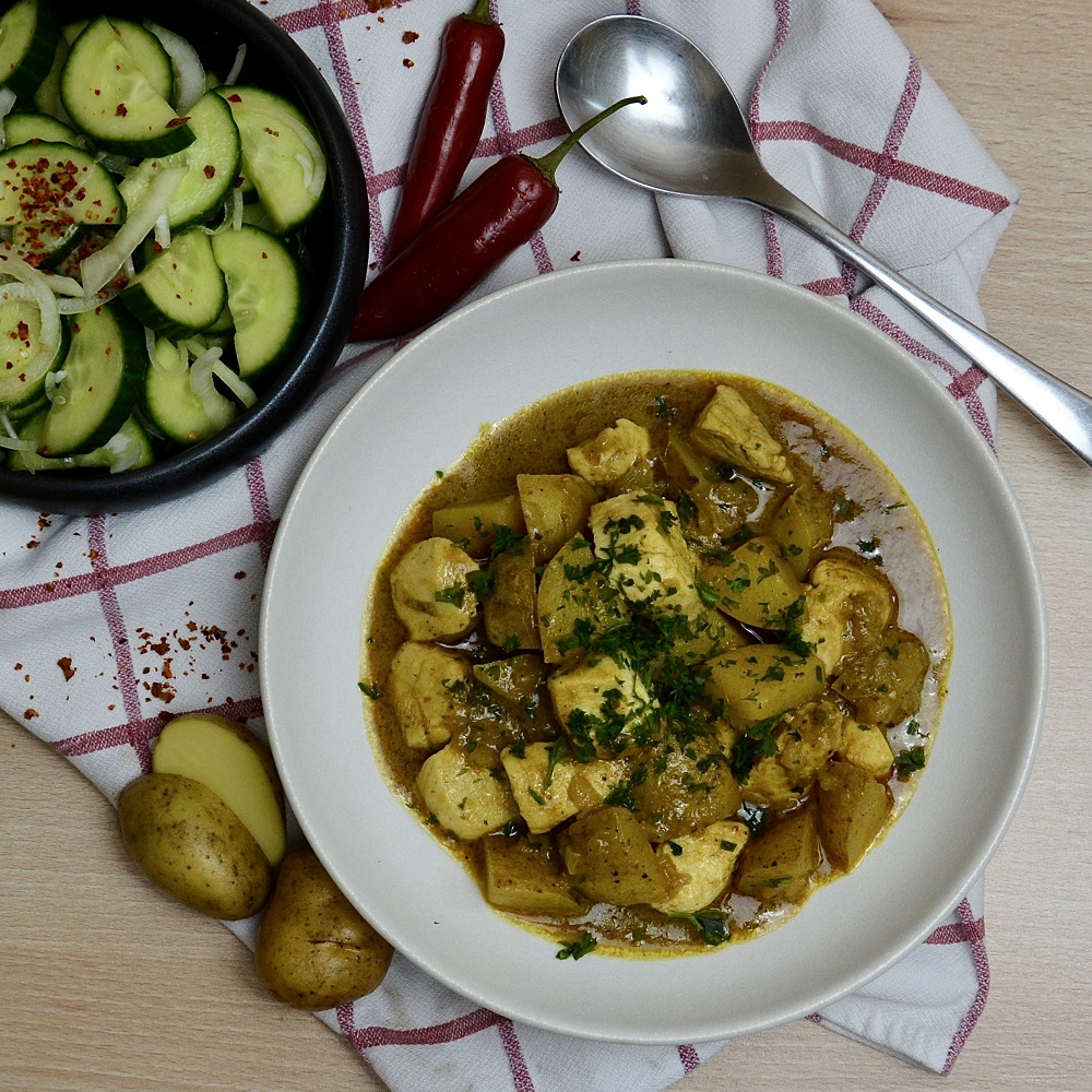 Gelbes Thai Curry mit Hähnchen – Gaeng Kari Gai