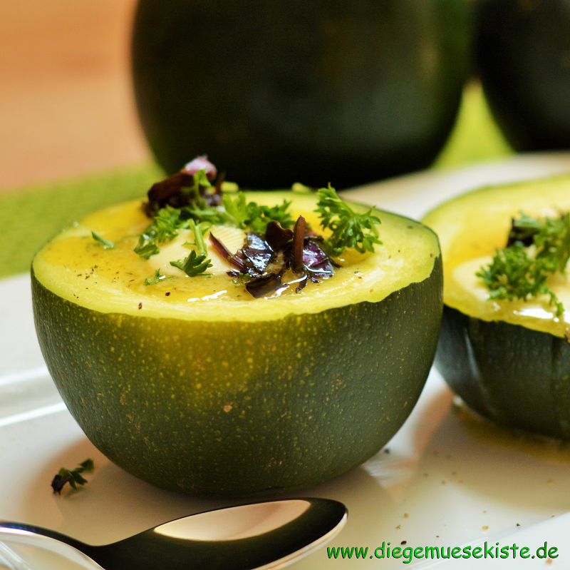 Rondini mit Kräuterbutter