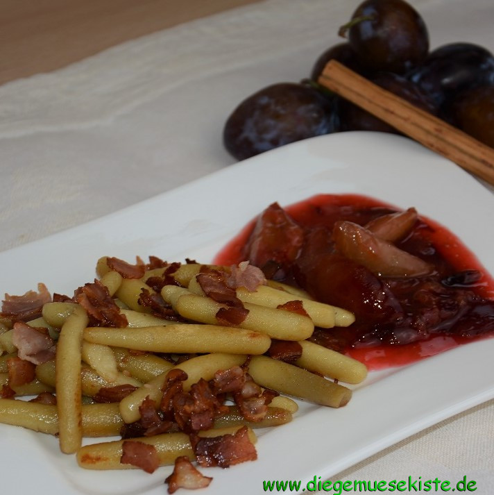 Schupfnudeln mit Zwetschgen und Speck