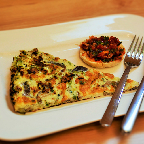 Shiitake-Omelett mit Tomaten-Bruschetta