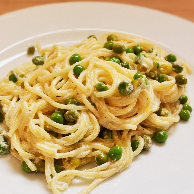 Spaghetti mit Zitronenerbsen