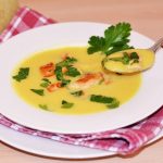 Steckrüben-Currysuppe mit Hähnchenfilet