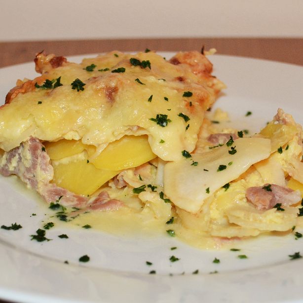 Wurzelpetersilien-Auflauf mit Schinken