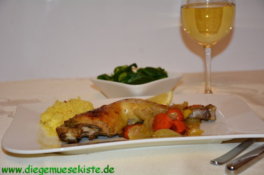 Orientalische Hähnchenkeulen mit Safran-Couscous – Die Gemüsekiste Orientalische Hähnchenkeulen mit Safran-Couscous – Die Gemüsekiste